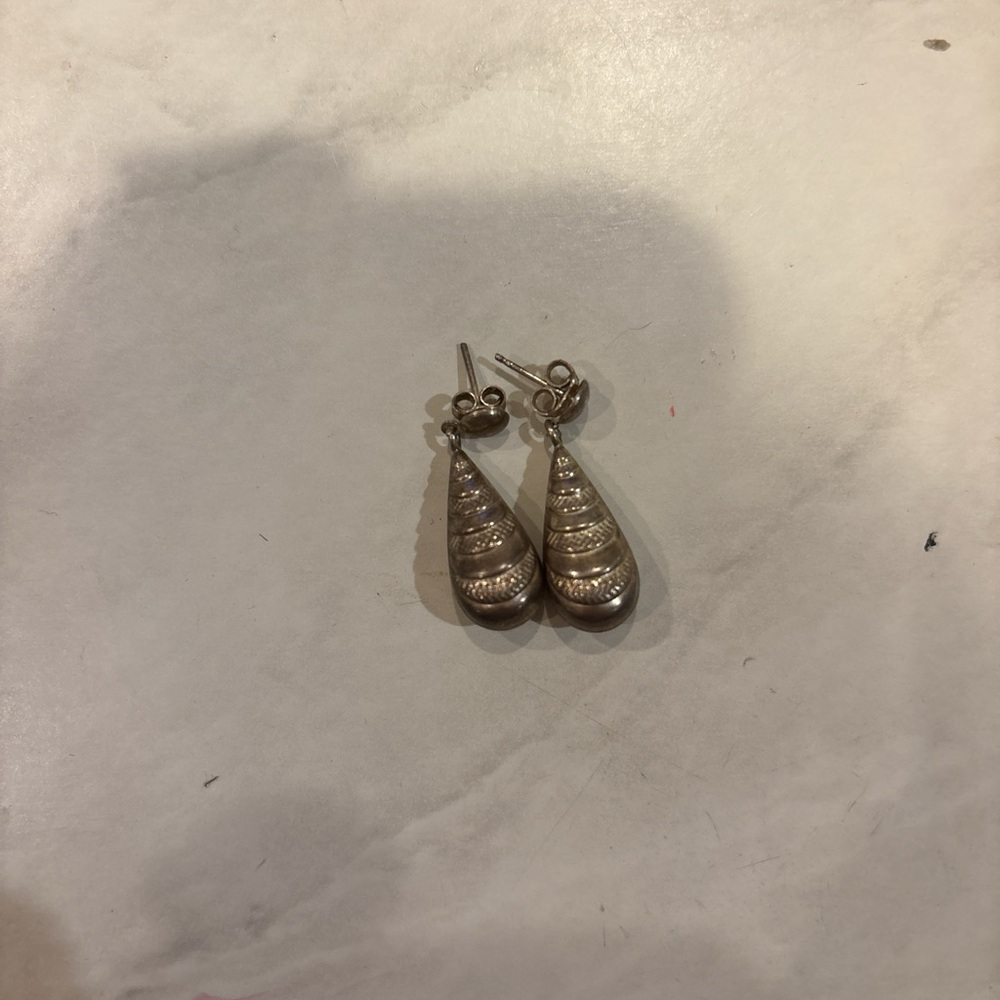 Everything Vintage BC Silver Teardrop Earrings